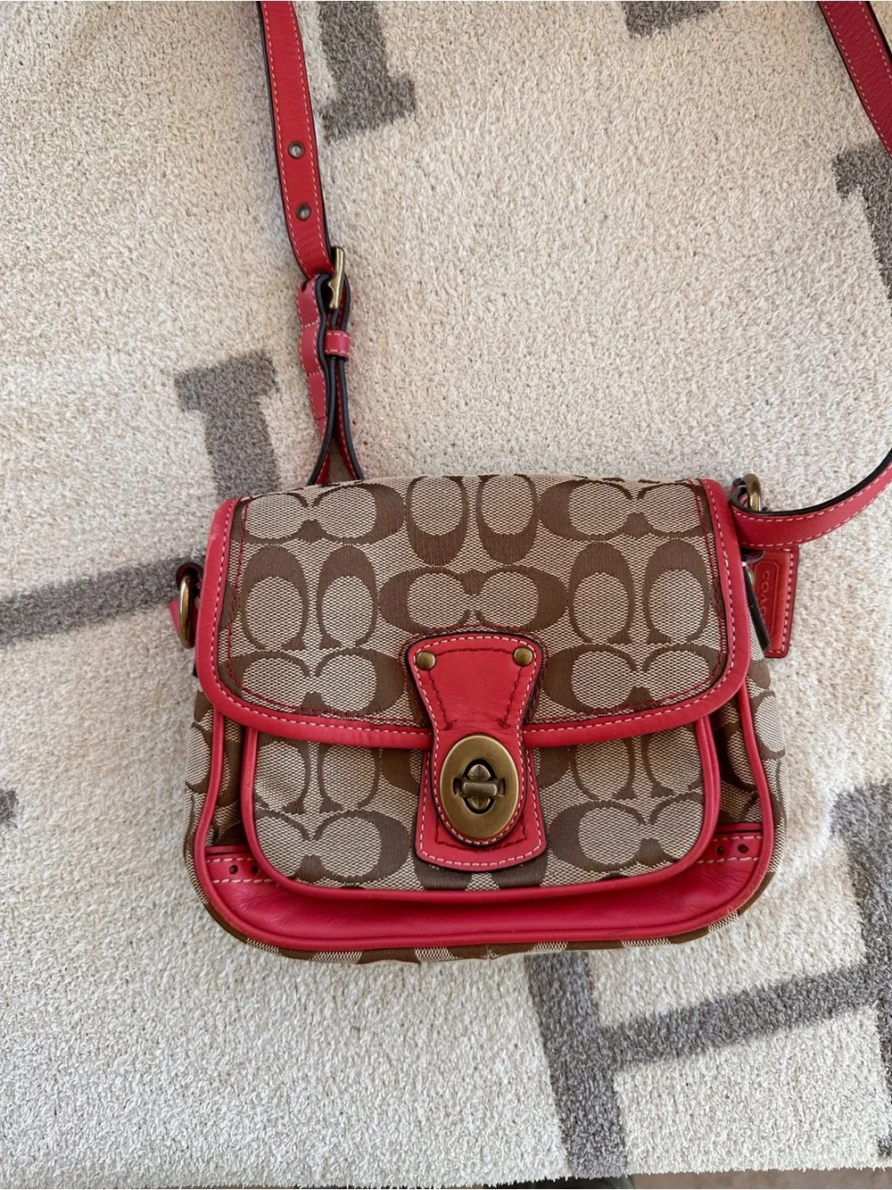 Coach Legacy Turnlock flap crossbody Signature Crossbody Bag in Brown and Red